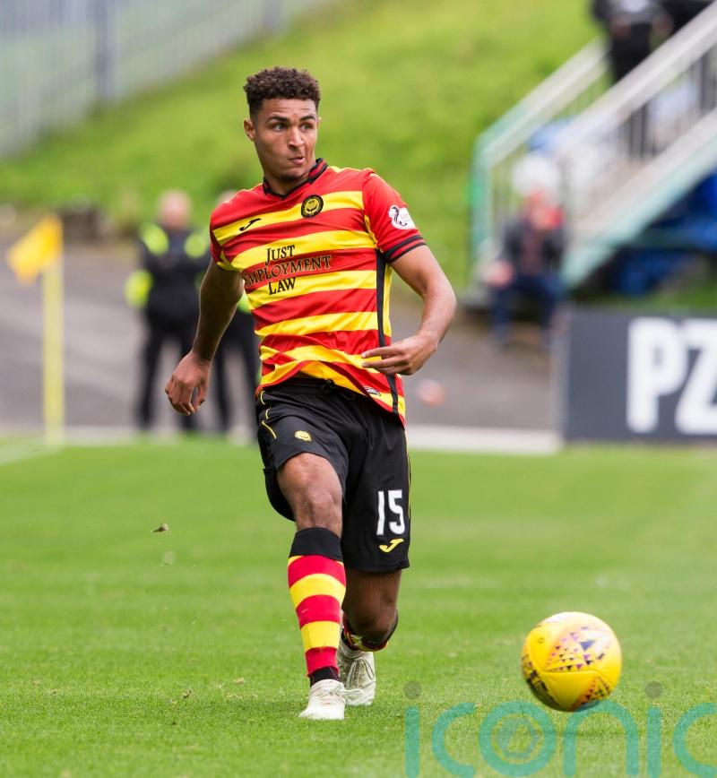 Max Melbourne leaves it late to hit Lincoln winner