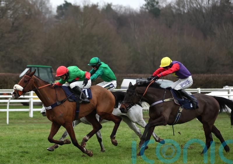 Two For Gold denies Dashel Drasher in Fleur De Lys Chase