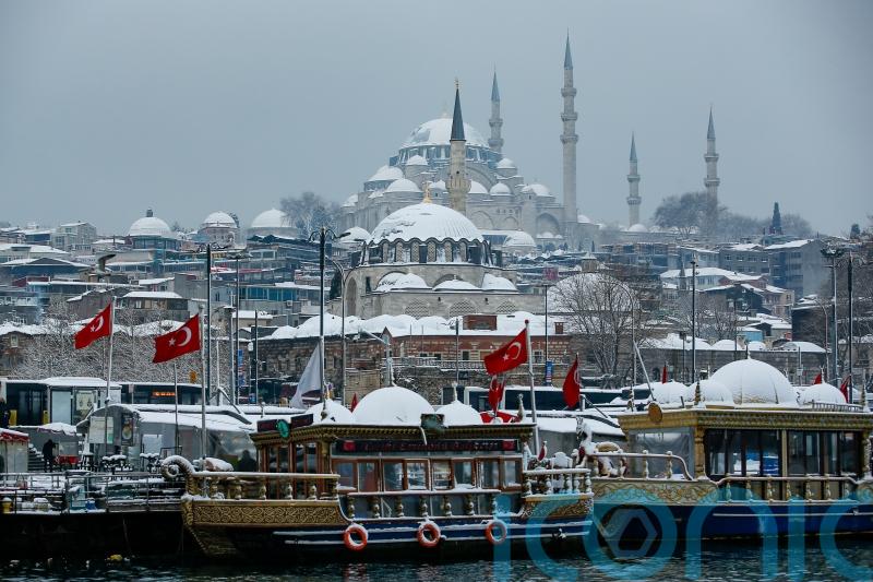 People trapped in vehicles as snow storm hits Istanbul