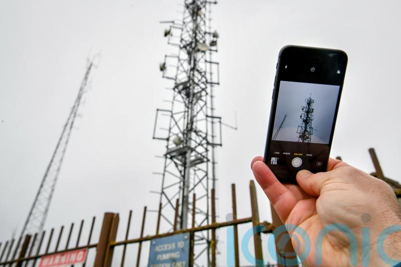 Thousands of small landowners to see huge rent cuts from hosting phone masts