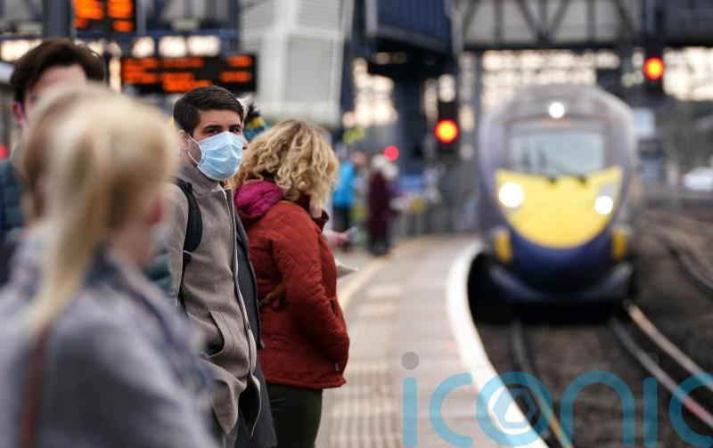 Former Tory ministers back report criticising cuts to rail electrification