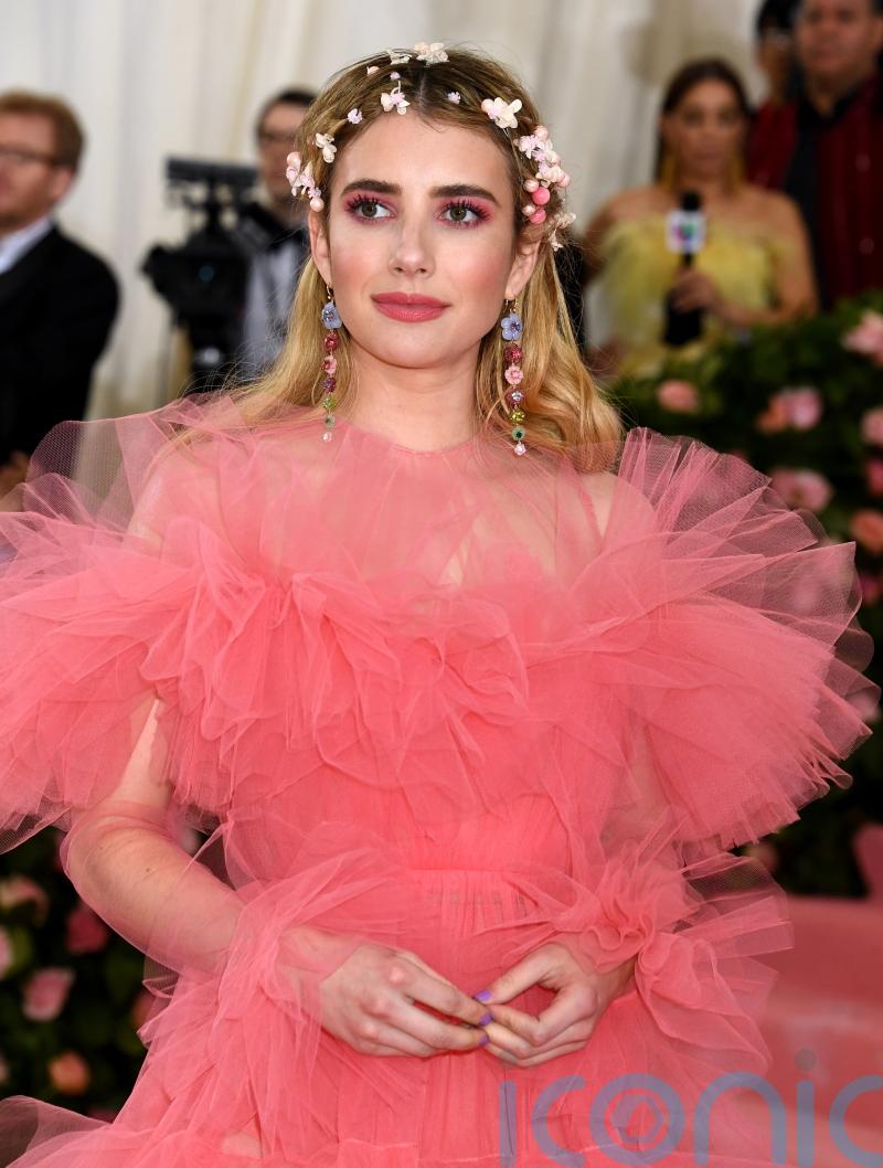 Emma Roberts on her famous aunt Julia, and being ‘obsessed with the royals’