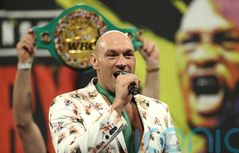 Tyson Fury to defend title against Dillian Whyte as Frank Warren wins purse bid