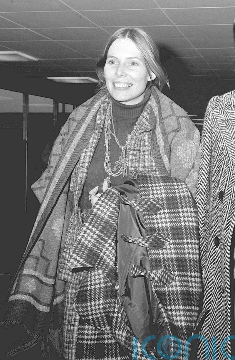 Joni Mitchell to remove music from Spotify ‘in solidarity’ with Neil Young