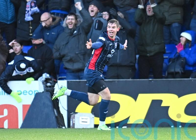 Malky Mackay hails islander Matthew Wright after rescuing Ross County