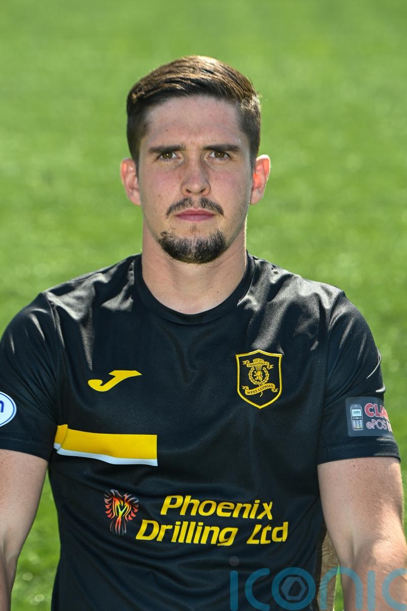 Livingston wait on Jackson Longridge after facial injury
