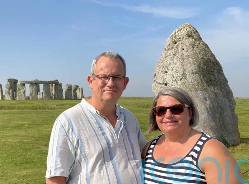 Loving dad’s passion for DIY saves his life after developing swelling on his leg boarding up daughter’s loft which leads to doctor’s finding kidney cancer