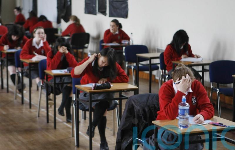 End ‘arbitrary’ exams at age 16, says review