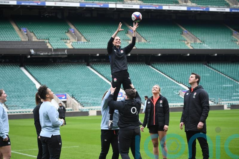 Kate cheered by England’s rugby players after starring role in lineout lift