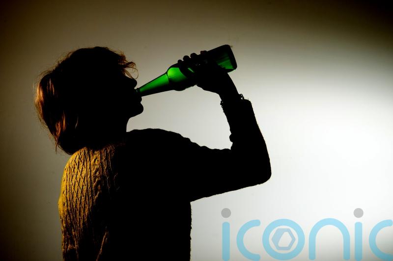 Lockdown linked to more at-home and late evening drinking, study suggests