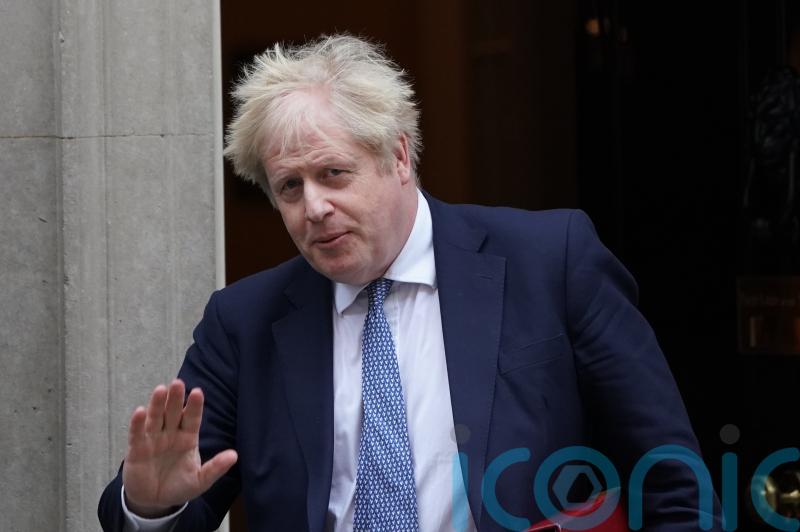Government faces paralysis if Johnson clings on in No 10, warns ex-minister