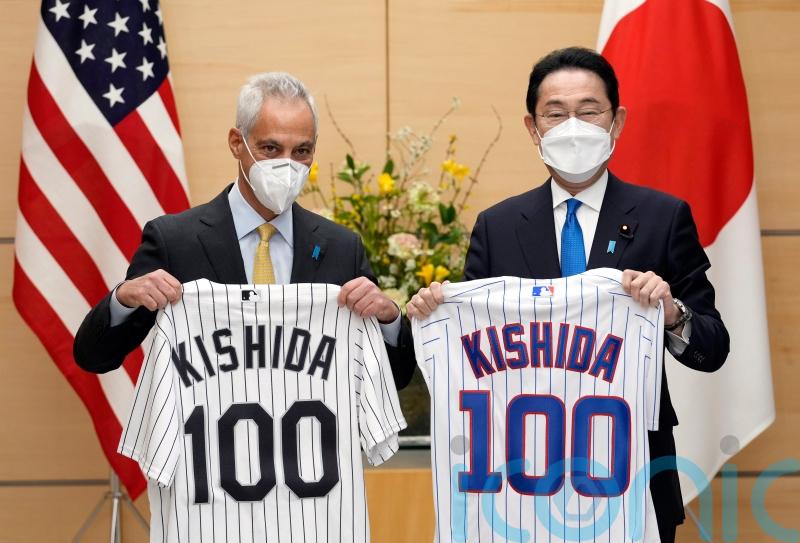 New US envoy vows to strengthen alliance in meeting with Japanese PM