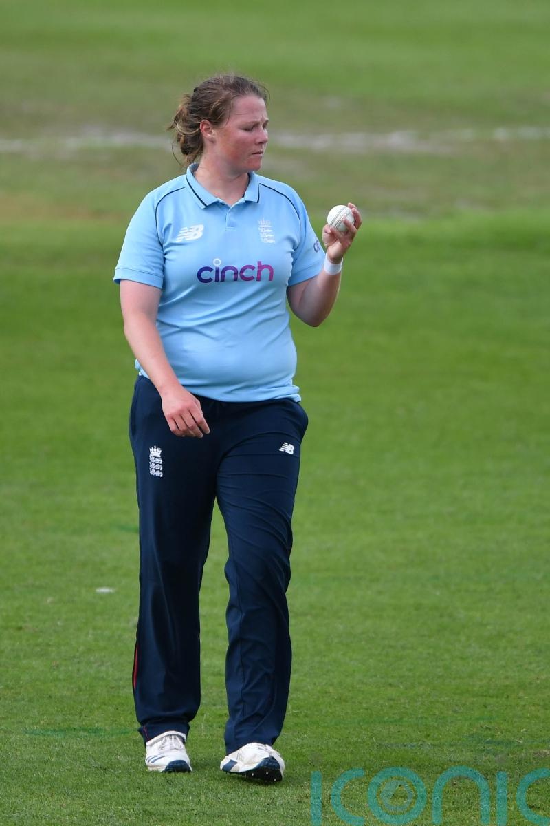 Anya Shrubsole urges England to keep fighting in Women’s Ashes