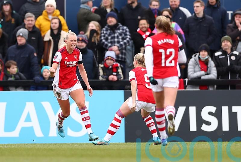 Stina Blackstenius’ late equaliser earns WSL leaders Arsenal draw with Man Utd