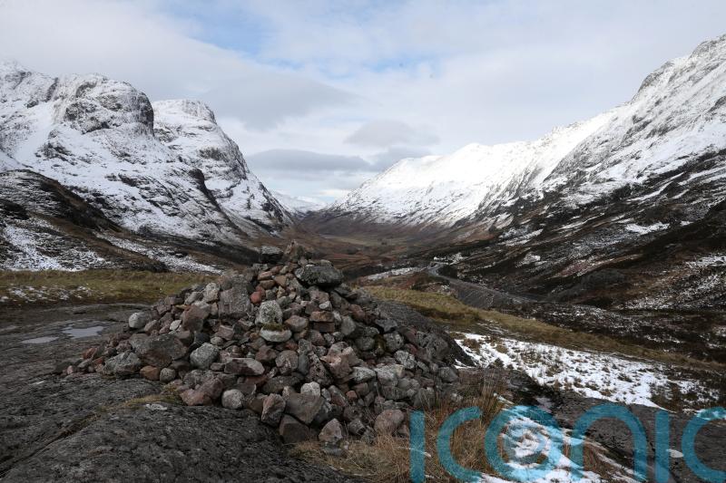 Missing walker writes name in snow to aid mountain rescue teams