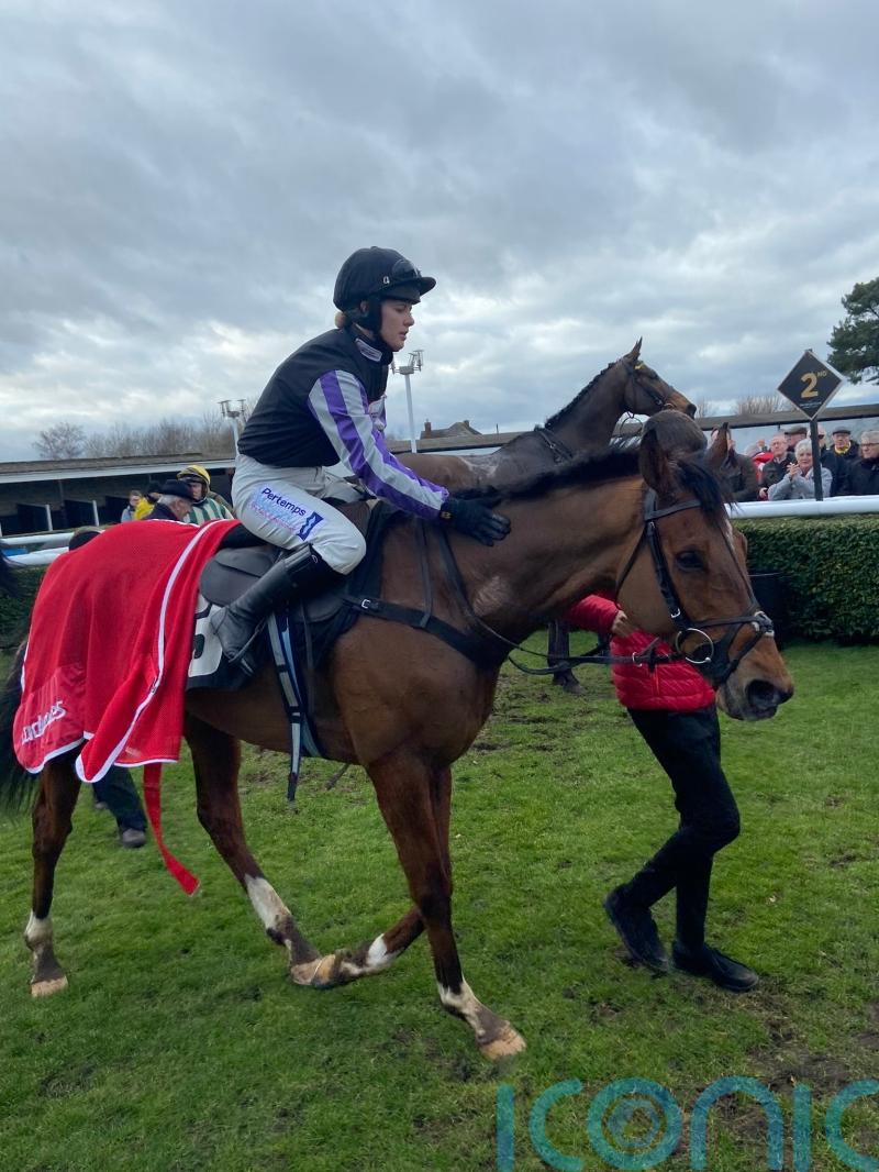Hometown Hero returns victorious at Market Rasen