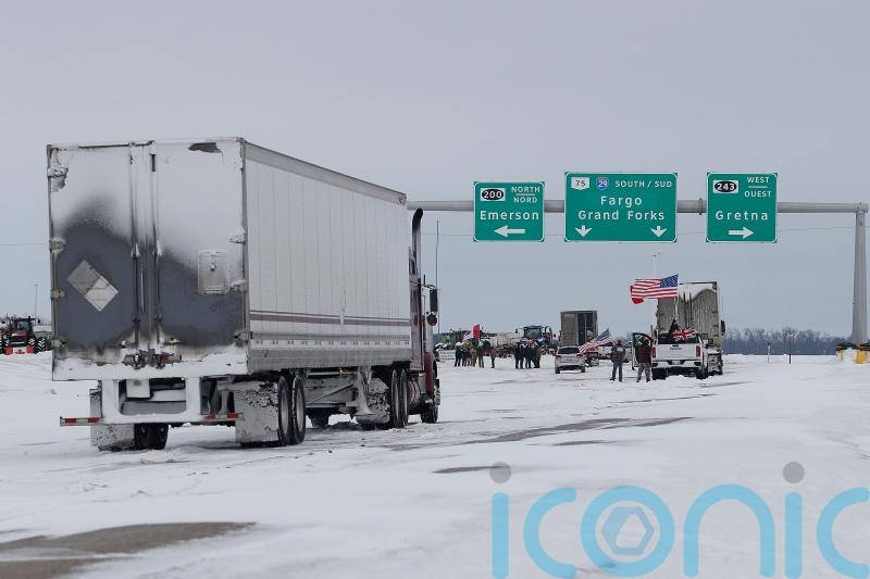 Canadian authorities look to the courts to break blockade