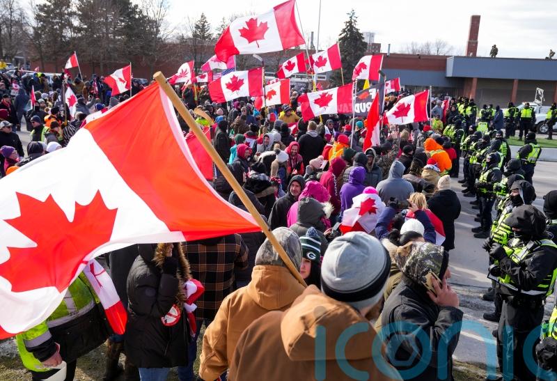 Blockades on Canada-US border continue as protests grow