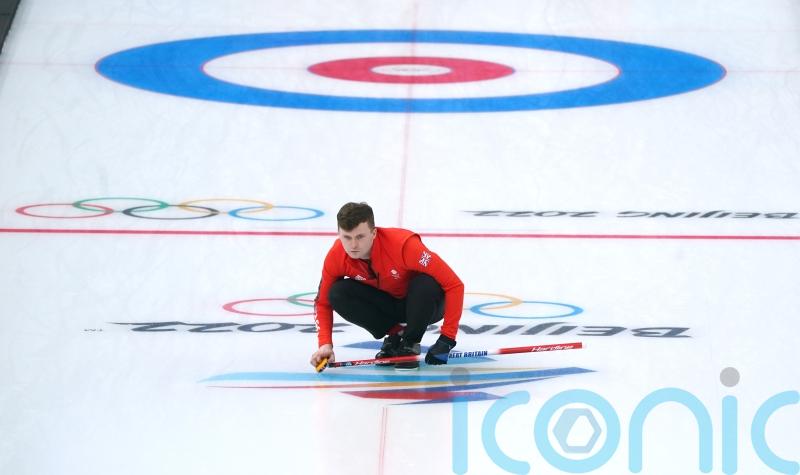 Bruce Mouat guides GB men to curling semi-finals with victory over Sweden