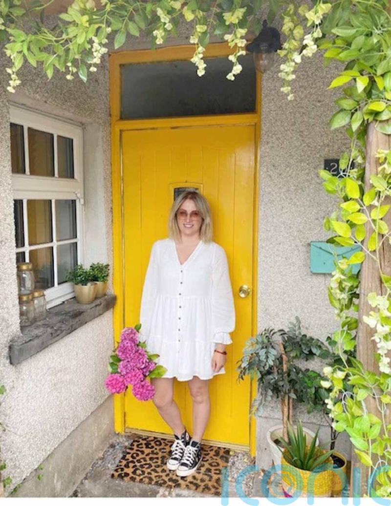 Thrifty DIY fan creates stunning kitchen for £182 saving £6,000 on average budget refurbishment by using pound shop bargains, upcycling and repainting