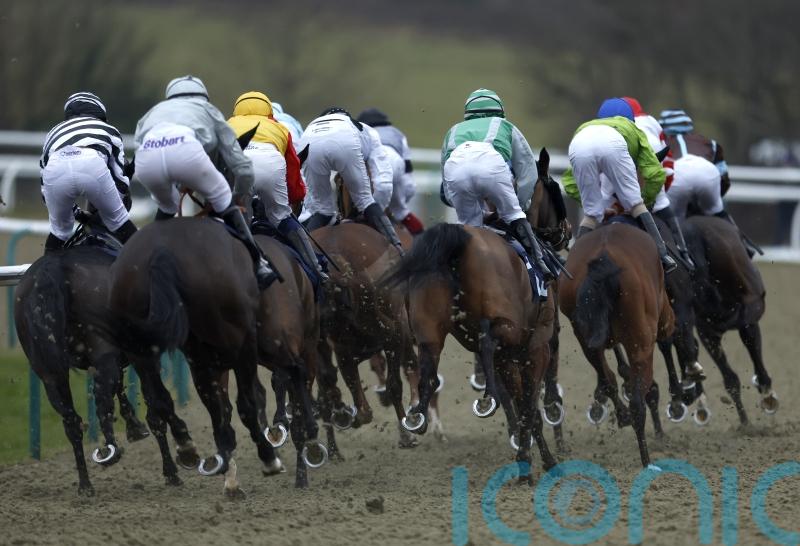 Lingfield abandoned but Kelso survives