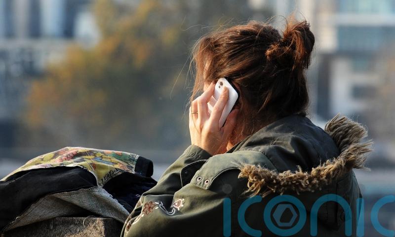 Quarter of NHS 24 calls abandoned over winter, figures show