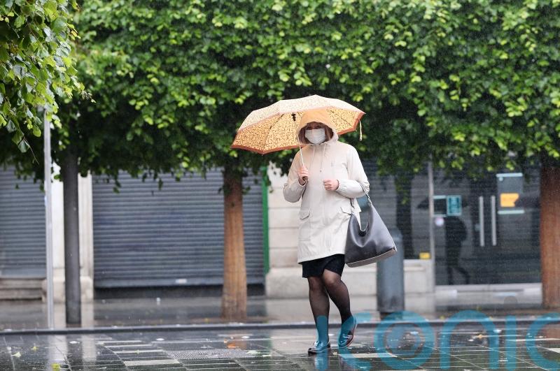 Government to accept advice that will bring end to mandatory mask wearing