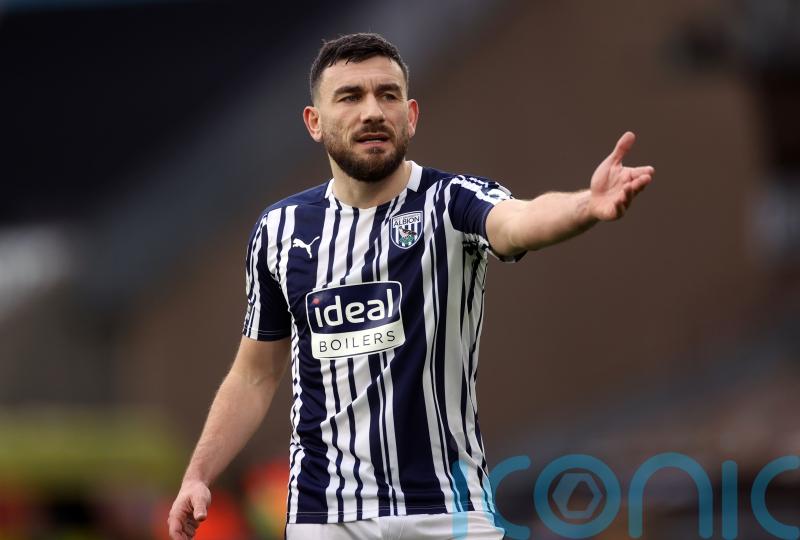 Midfielder Robert Snodgrass signs short-term deal with Luton