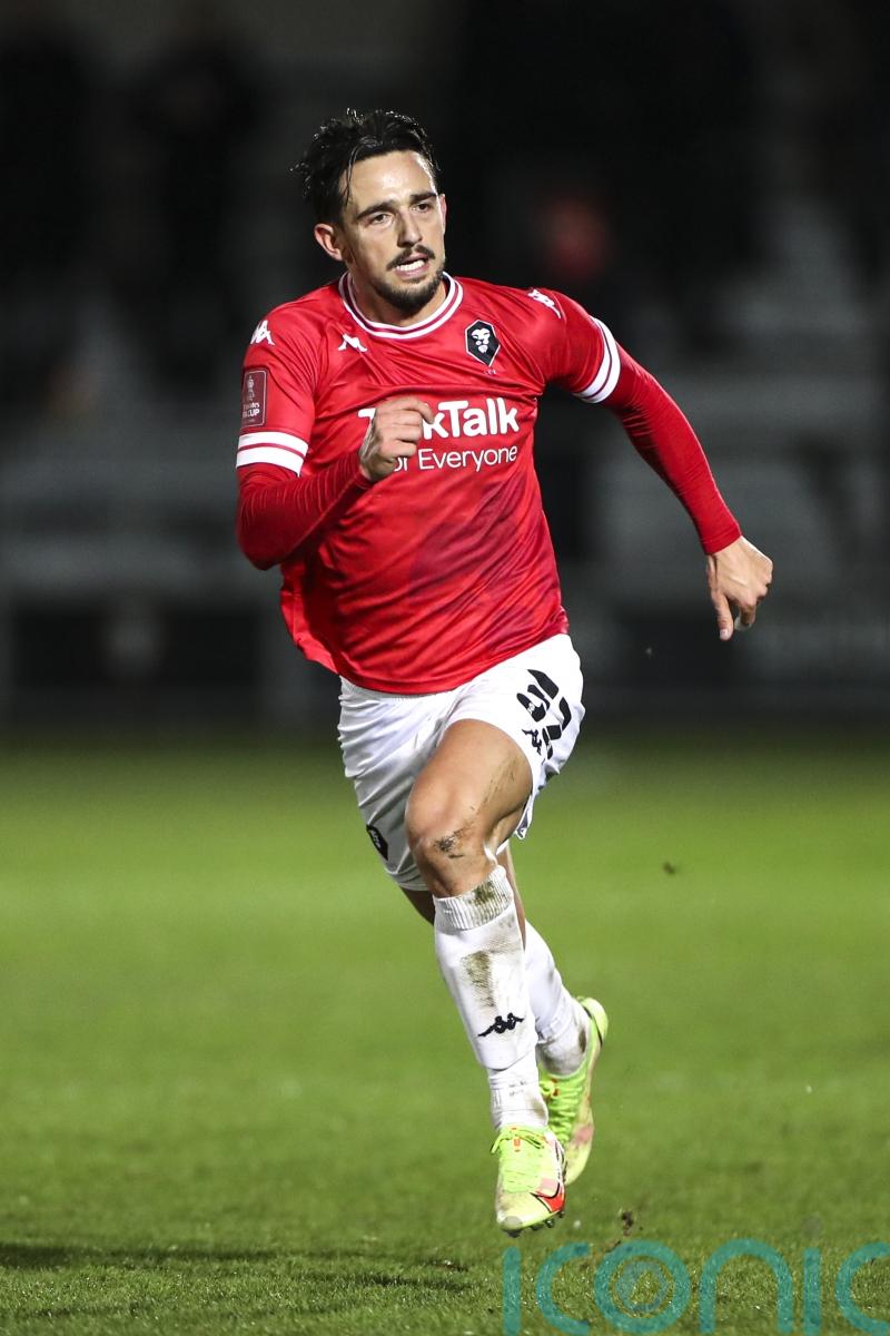 Salford stun Swindon with late winner in Wiltshire
