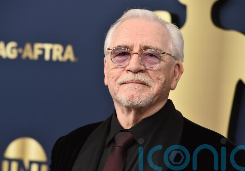 SAG winners and presenters use platforms to show solidarity with Ukraine