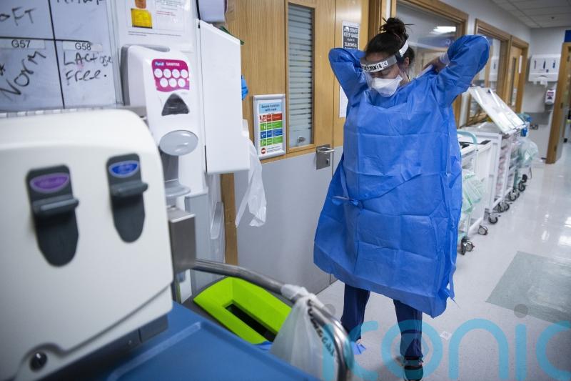 Health service faced PPE shortages in early days of pandemic, auditor finds