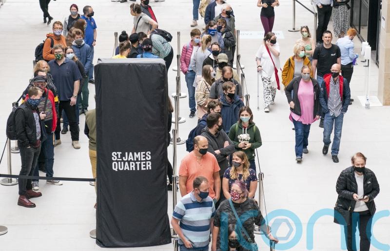 Shopper footfall drops as Scots prepare for cost of living crisis, figures show