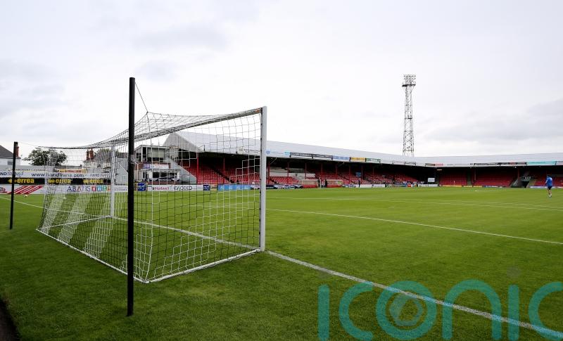 Emmanuel Dieseruvwe nets stoppage-time winner for Grimsby against Woking