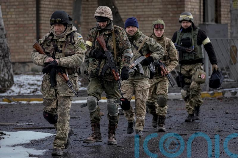 Russians pressure Ukrainian cities as fighting continues