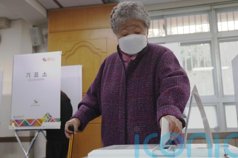 South Korea presidential election close after early results