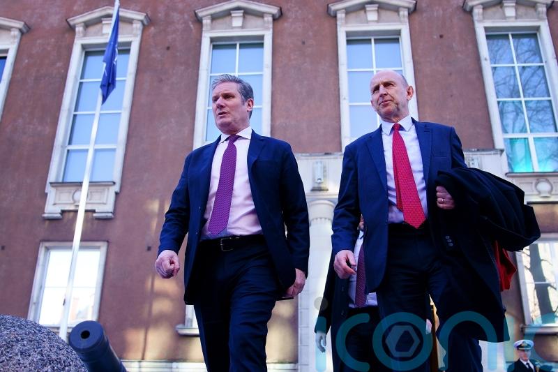 Starmer in Estonia to meet Nato troops