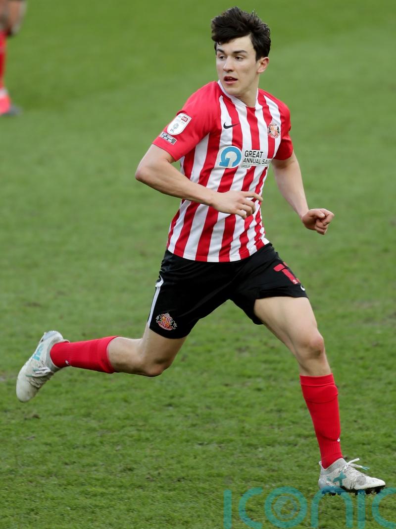 Luke O’Nien pushing for Sunderland recall against Crewe
