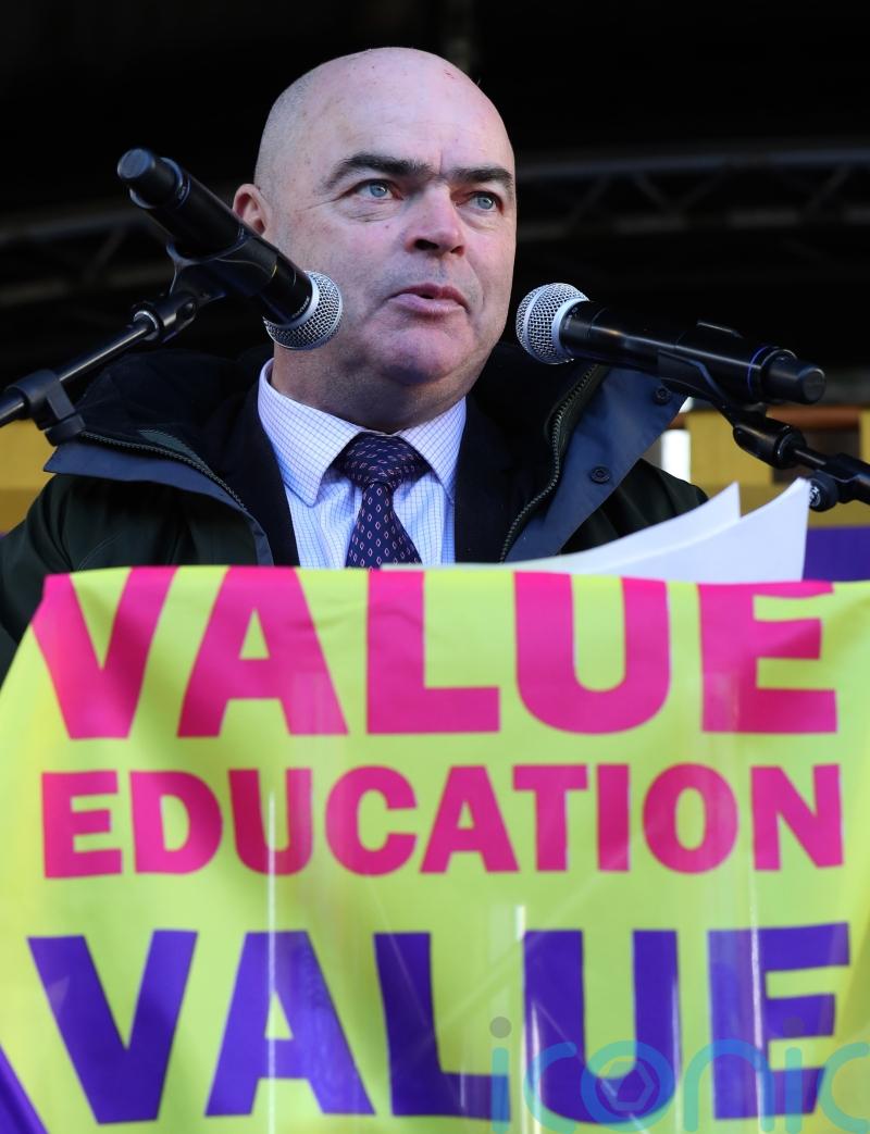 EIS call for council candidates to back education demands