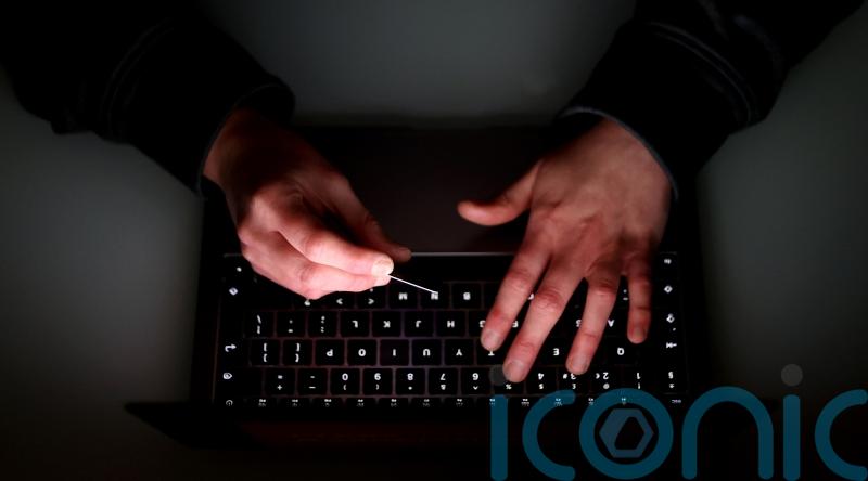 People who are tricked by pet-related scams ‘lose £1,400 on average’