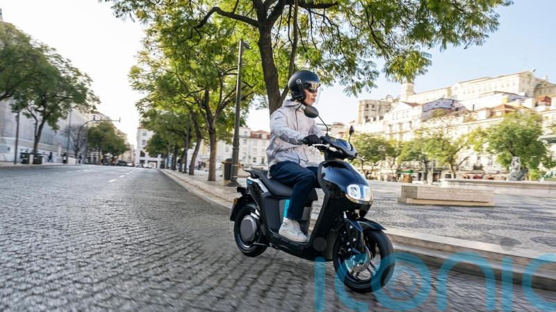Yamaha releases 50cc-equivalent Neo’s electric scooter