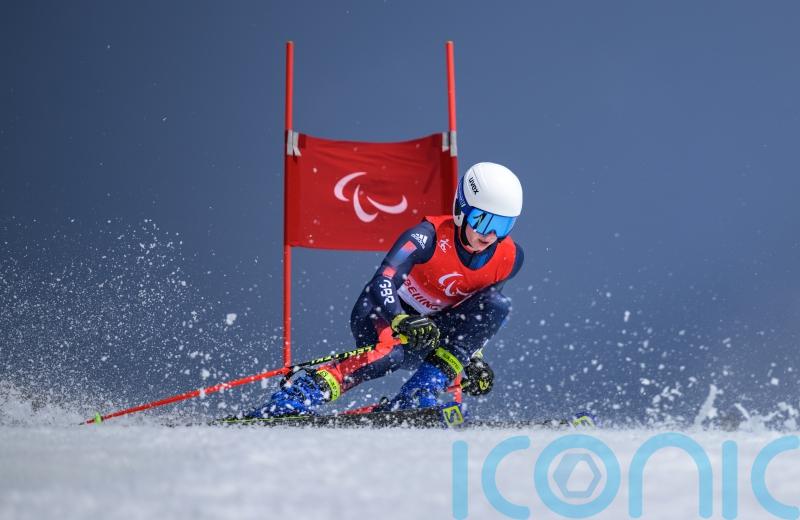Neil Simpson caps golden Games as GB flagbearer at closing ceremony