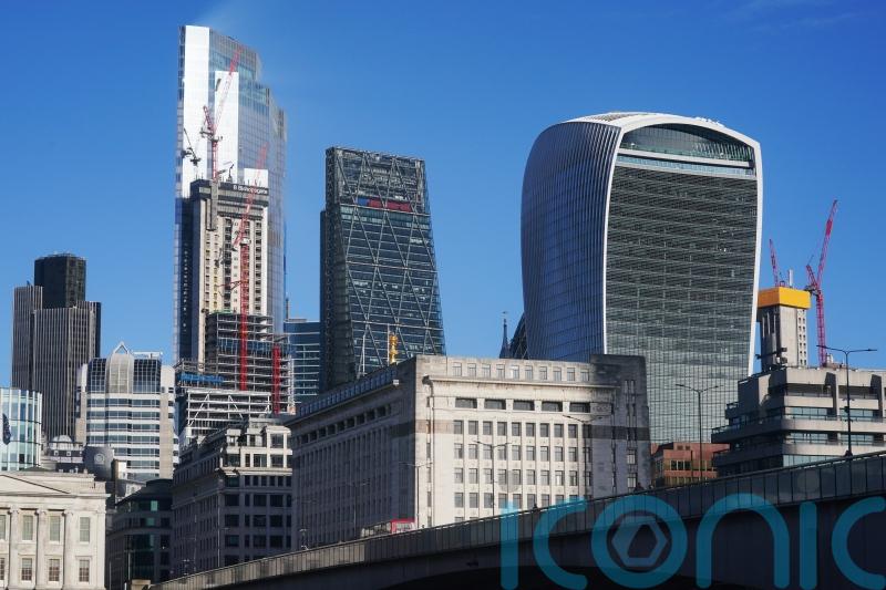 FTSE extends winning streak as it makes up ground lost after the start of war