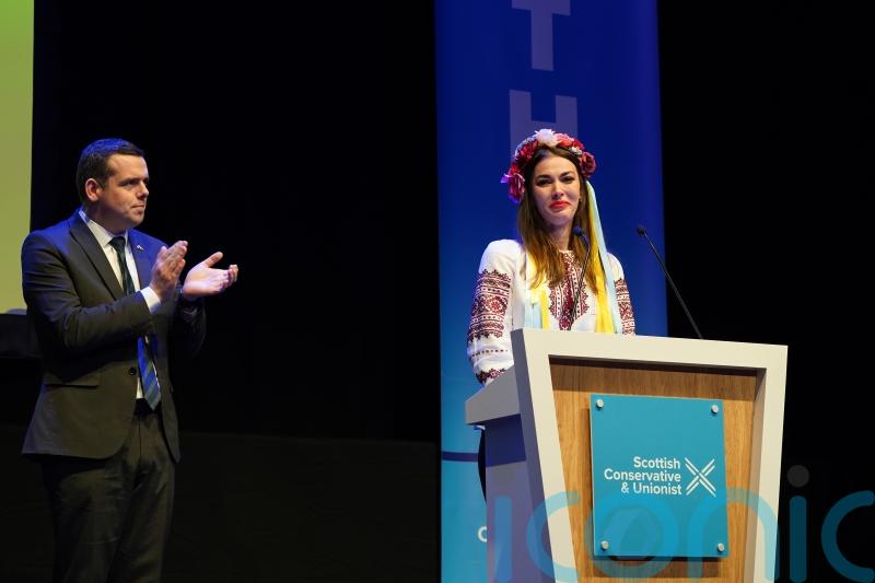 PM praises Ukrainian who says her countrymen are ‘Spartans of 21st century’