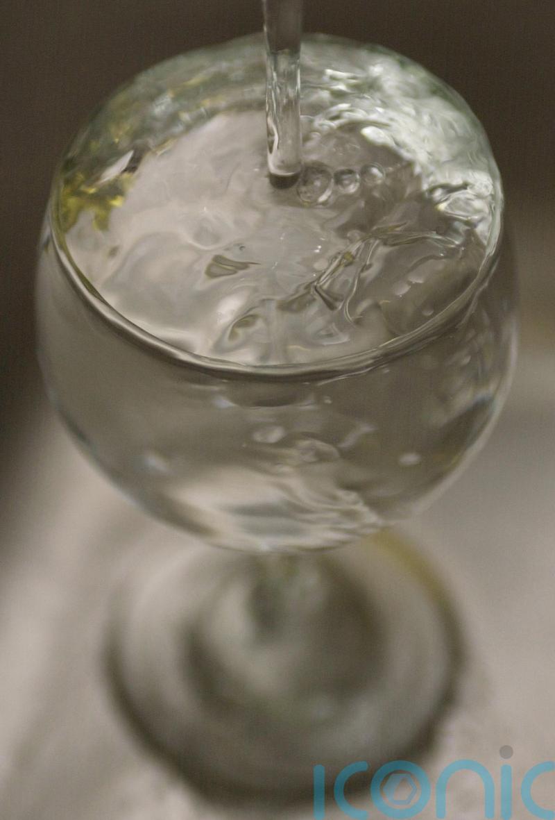 Water fluoridation ‘prevents tooth decay and does not lead to hip fractures’