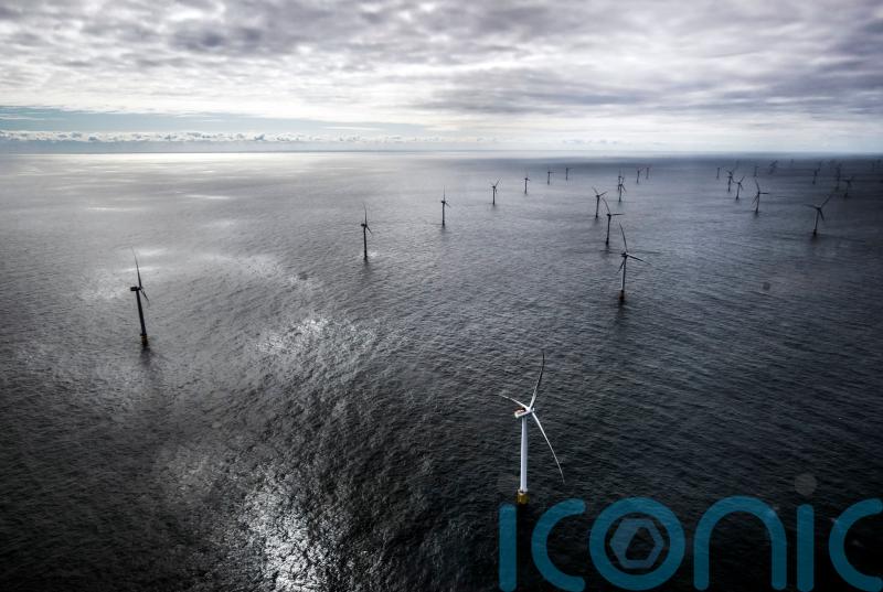 How can the UK cut reliance on Russian fossil fuels and curb soaring bills?