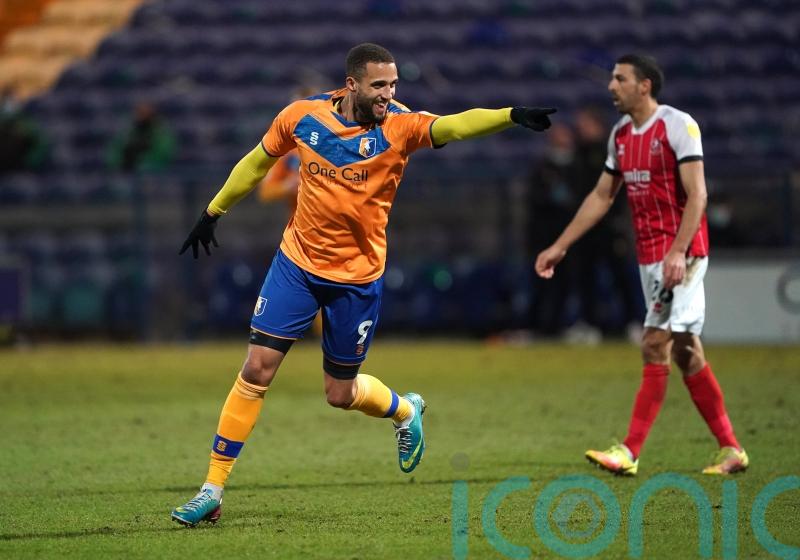 Mansfield step up play-off push as Jordan Bowery nets late winner at Rochdale