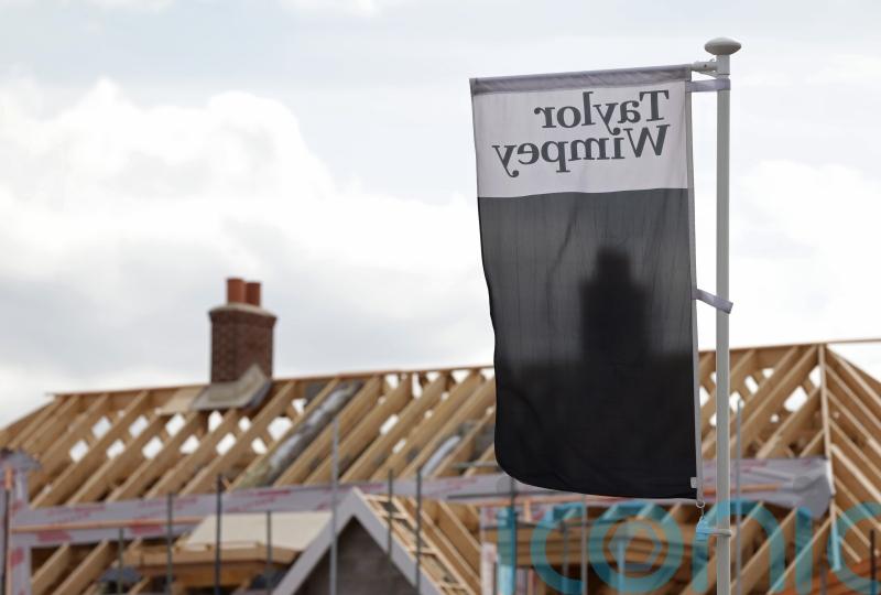Construction sector drags FTSE to first loss for a week