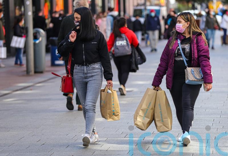 Retailers suffer ‘poor’ March as online sales slump