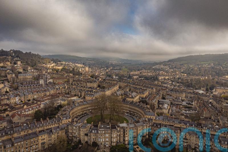 Snow may hit UK this week with temperatures plummeting by 10C