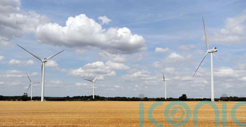 Minister: We should consider free power for those living near new wind farms